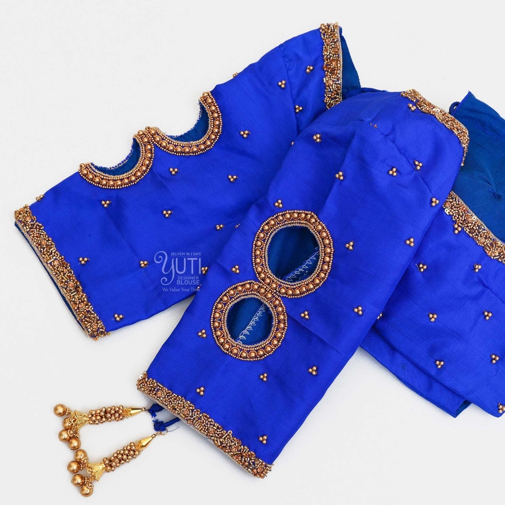 Blue simple bead blouse Stitching