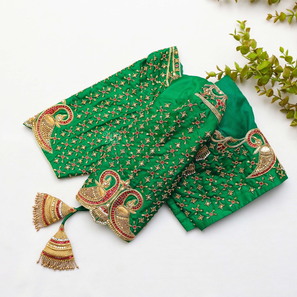 County Green embroidery blouse Stitching
