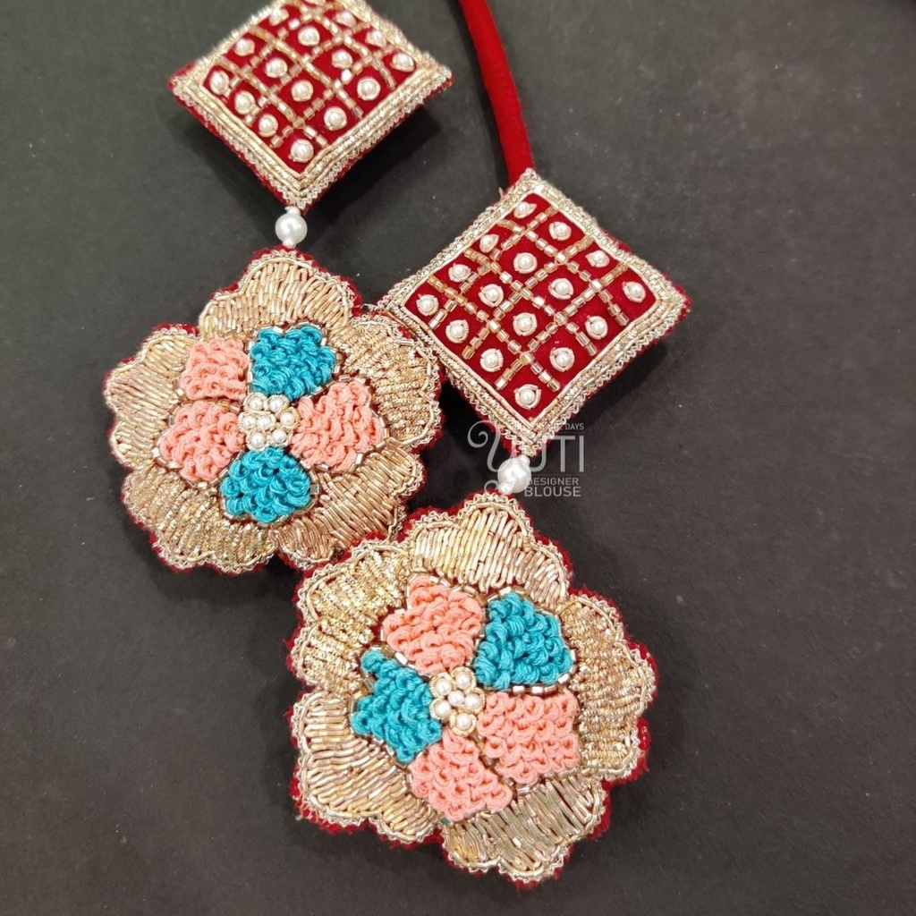 Double layer diamond and flower tassel Stitching