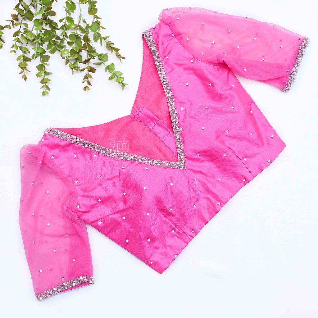 Fierce in this fuchsia pink embroidery blouse Stitching