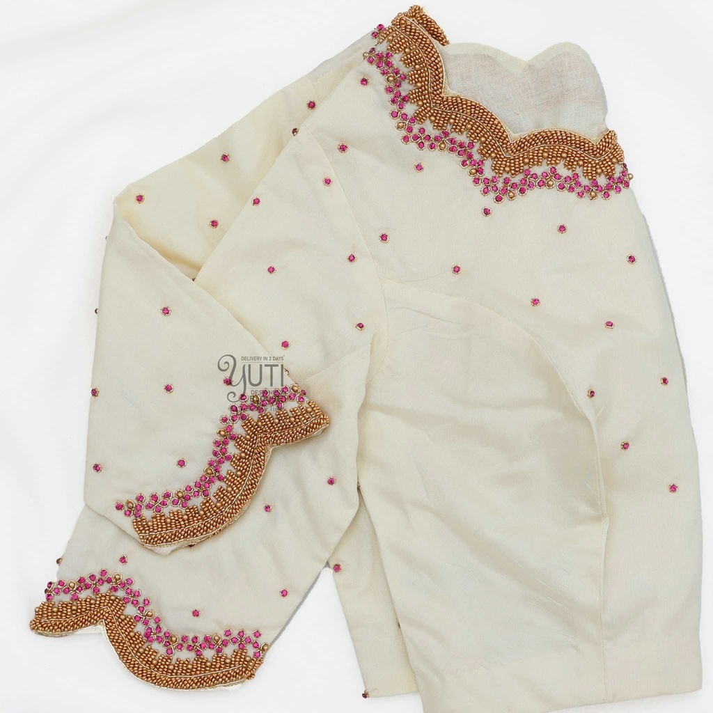 Half white scalloped bridal blouse Stitching