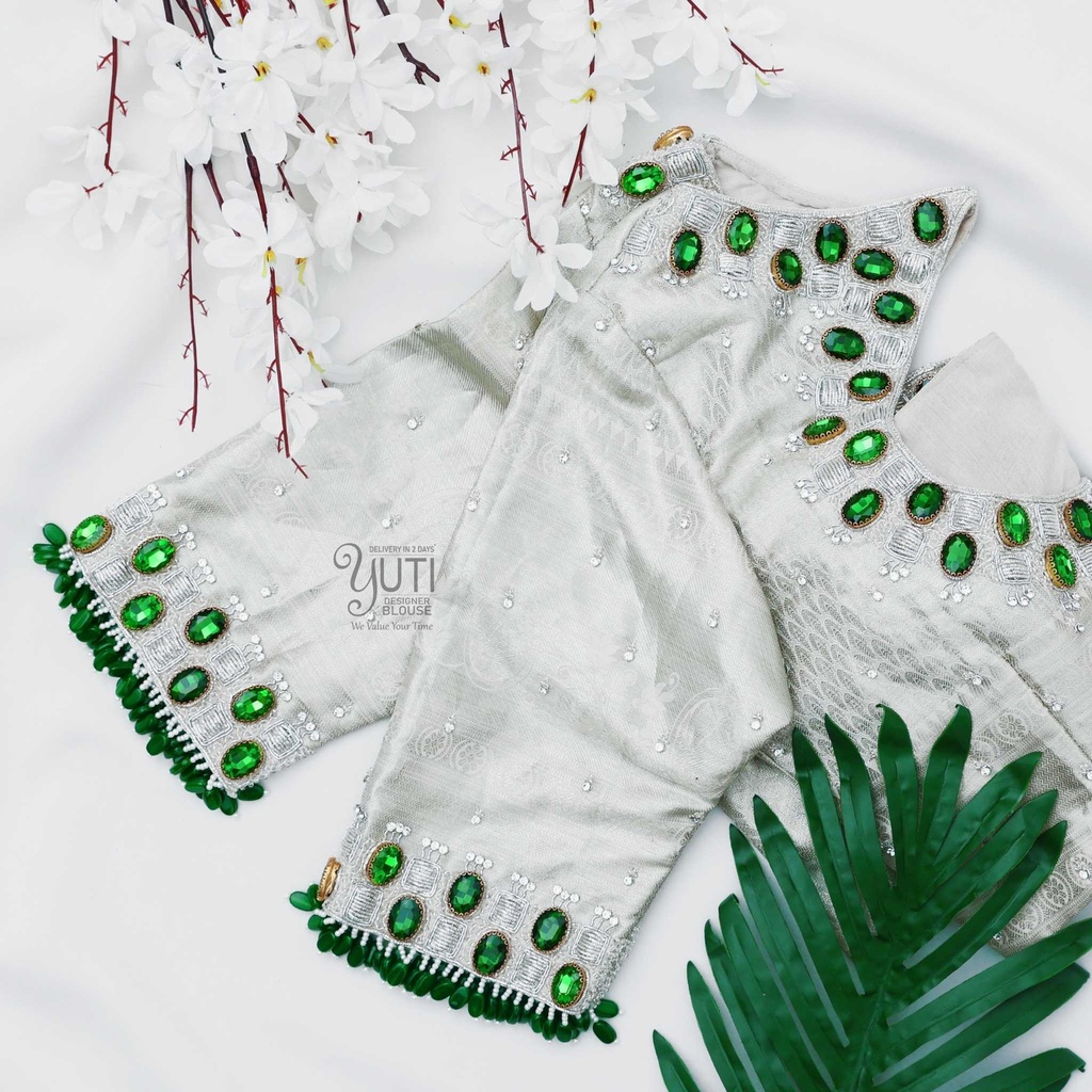 Silver blouse with emerald green fitting Stitching