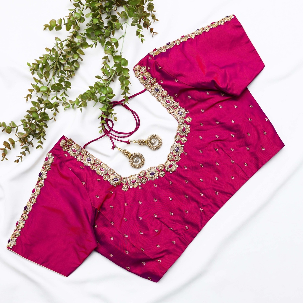 This Debian Red bridal blouse is pure perfection! Stitching