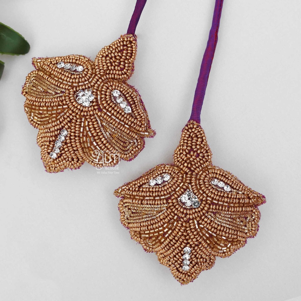 golden floral tassel Stitching