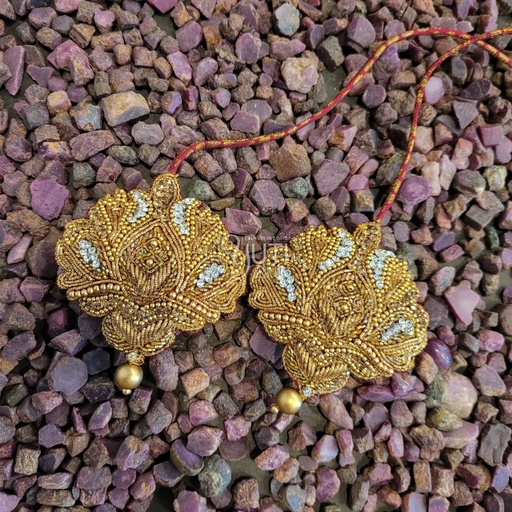 Flower tassel with single bead hanging Stitching