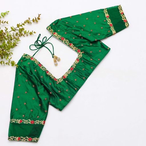 Feeling like a green goddess in this stunning embroidered blouse! Stitching