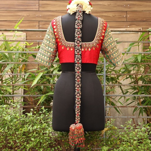 Floral design with 3D flowers Stitching