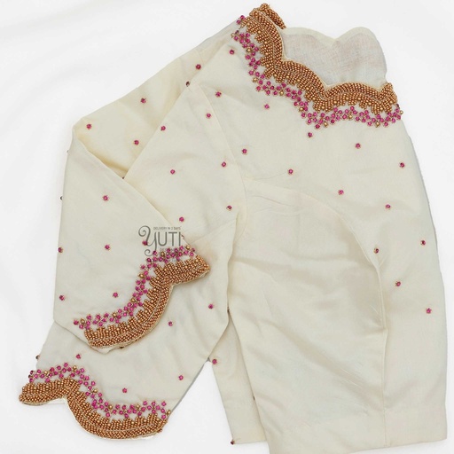 Half white scalloped bridal blouse Stitching