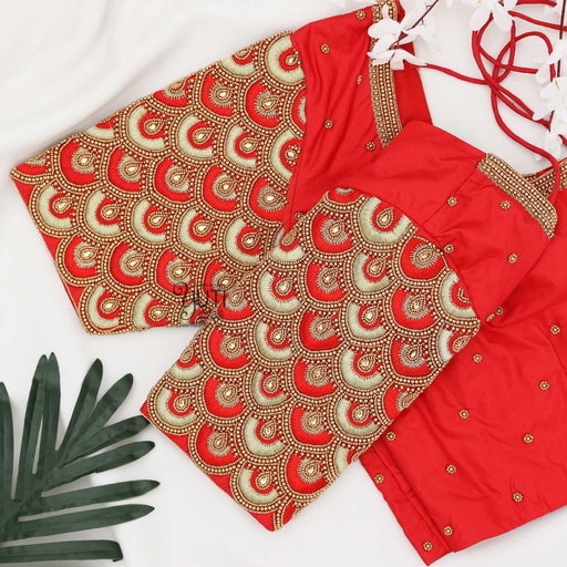 Red scalloped blouse Stitching