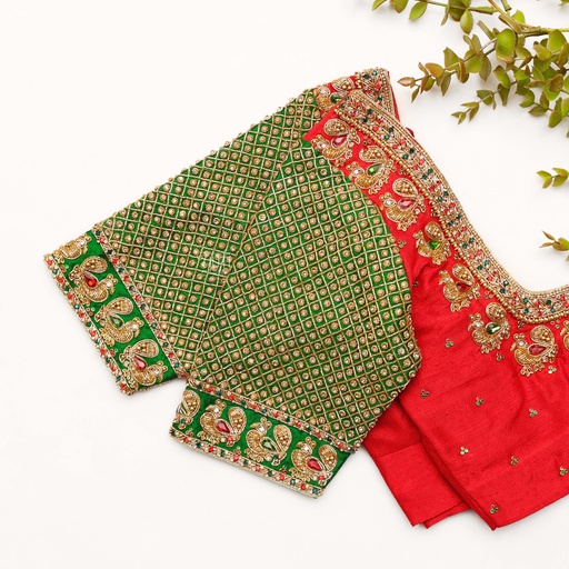 Strawberry embroidery blouse Stitching