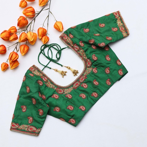 The perfect and crisp dark spring green blouse: Stitching