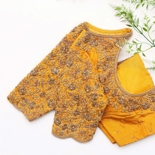 Yellow embroidery blouse Stitching